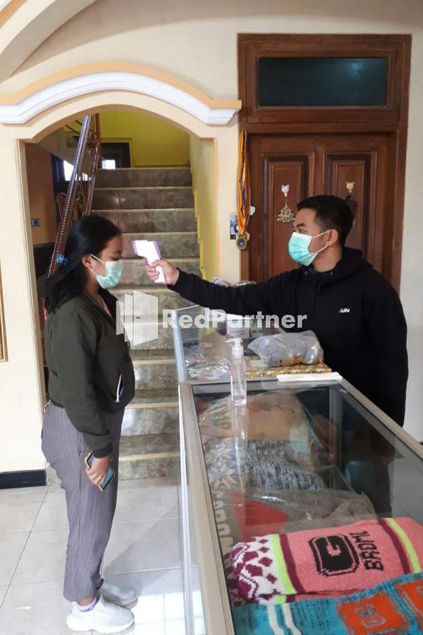 פסורואן Bromo Indah Lestari Homestay Mitra Reddoorz מראה חיצוני תמונה