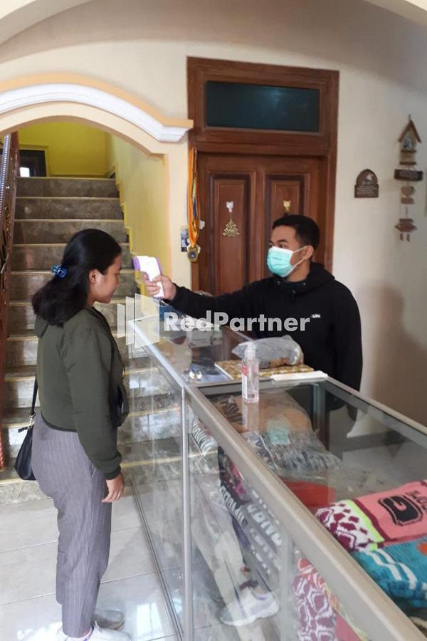 פסורואן Bromo Indah Lestari Homestay Mitra Reddoorz מראה חיצוני תמונה