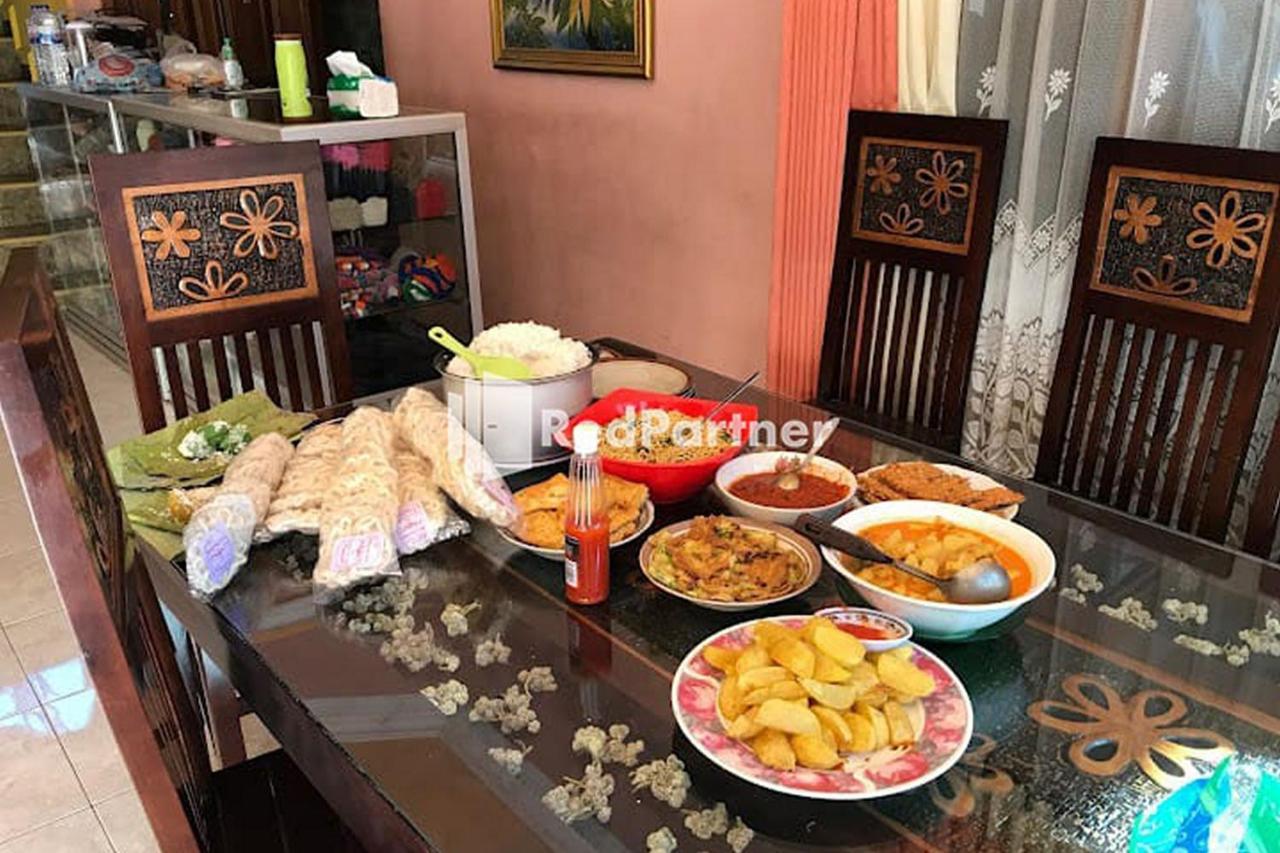 פסורואן Bromo Indah Lestari Homestay Mitra Reddoorz מראה חיצוני תמונה