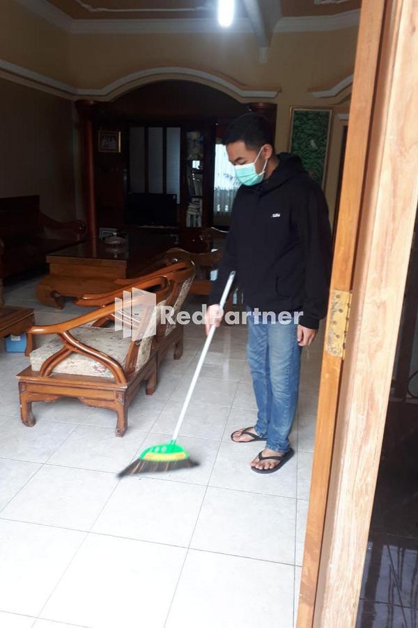 פסורואן Bromo Indah Lestari Homestay Mitra Reddoorz מראה חיצוני תמונה
